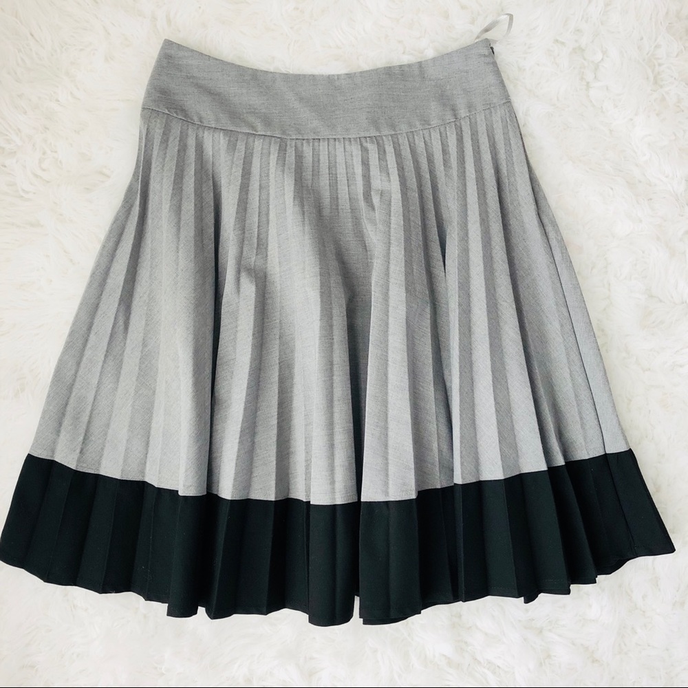 H&M Grey and Black Pleated Circle Skirt Sz 6 - Picture 1 of 6
